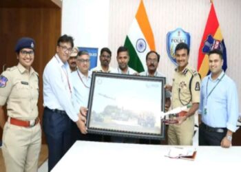 Visit of the Defense Research and Development Lab (DR FCDL) Team