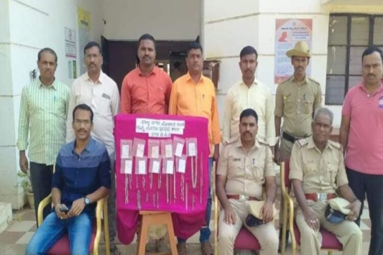 Bhalki Police recovered theft Ornaments from the thieves