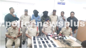 Police Arrest Cell Phone Thieves