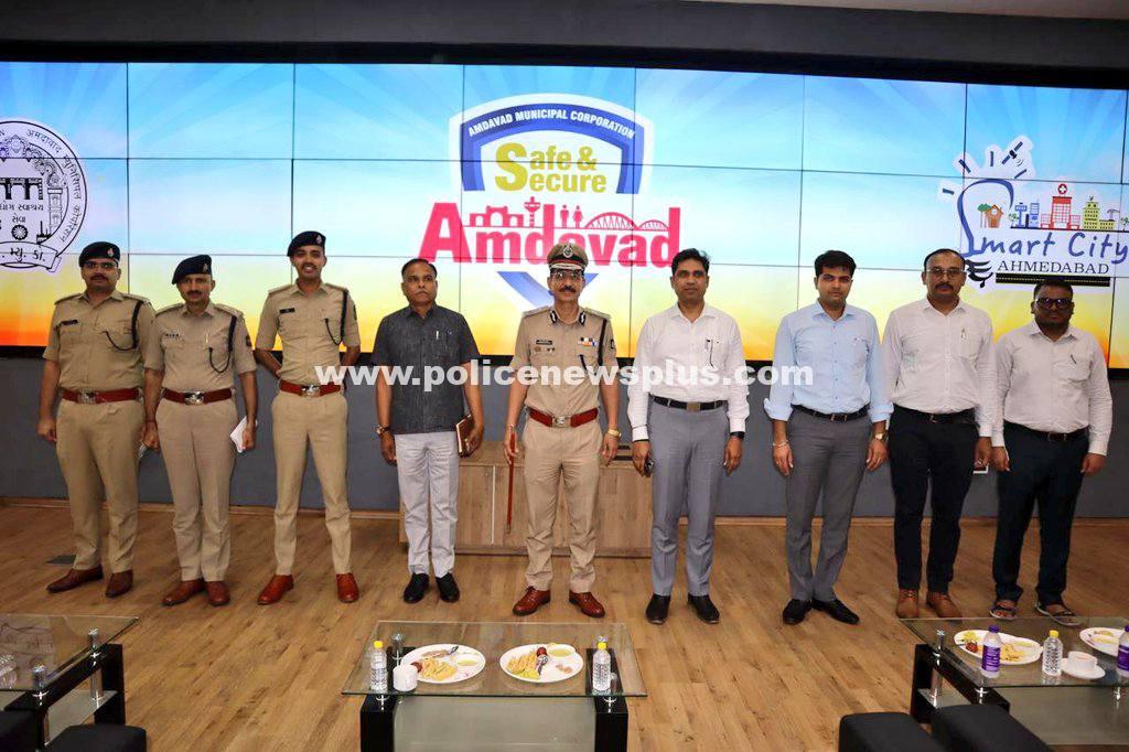 Police Commissioner Reviews Smart Surveillance at ICCC