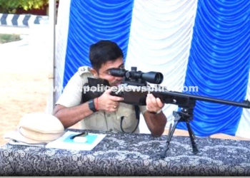 SP Inspects New Sniper Rifle