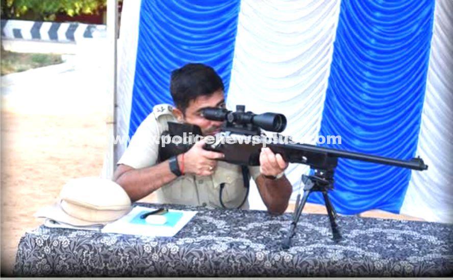 SP Inspects New Sniper Rifle