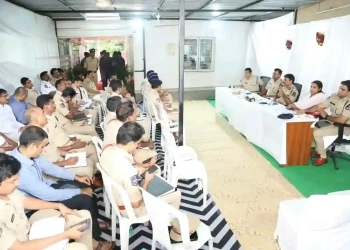 Police Prepare for Peaceful Immersion
