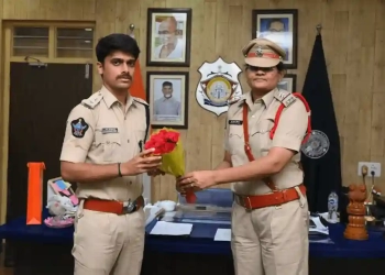 New Women Inspector Meets SP
